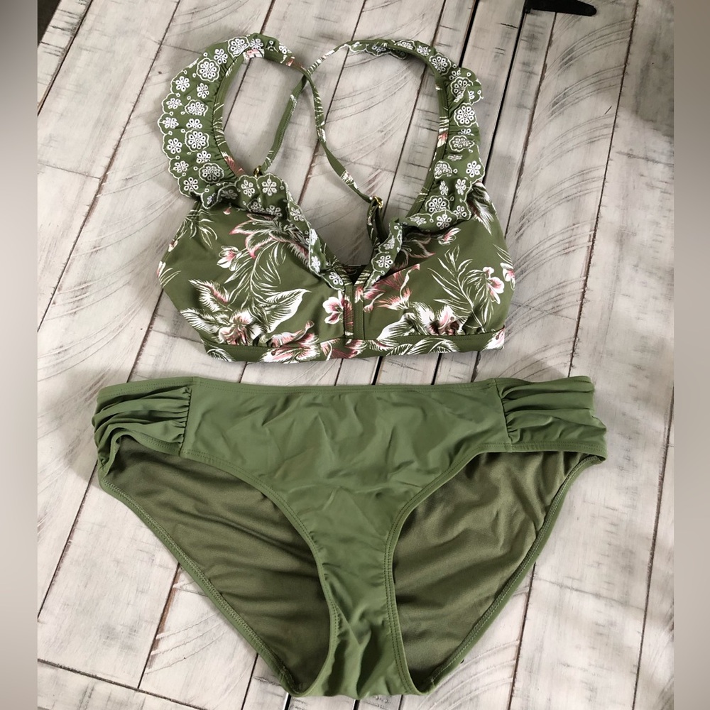 6/21 50%off Bikini olive green with floral  EUC sz Large